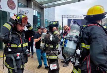 Corremos por la Vida: Más de 1.500 bomberos subieron el Costanera Center