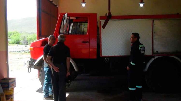 Ñorquincó: el cuartel de bomberos recibió una autobomba