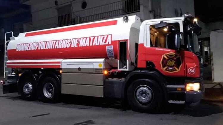 Bomberos Voluntarios de La Matanza celebró la adquisición de nuevas unidades