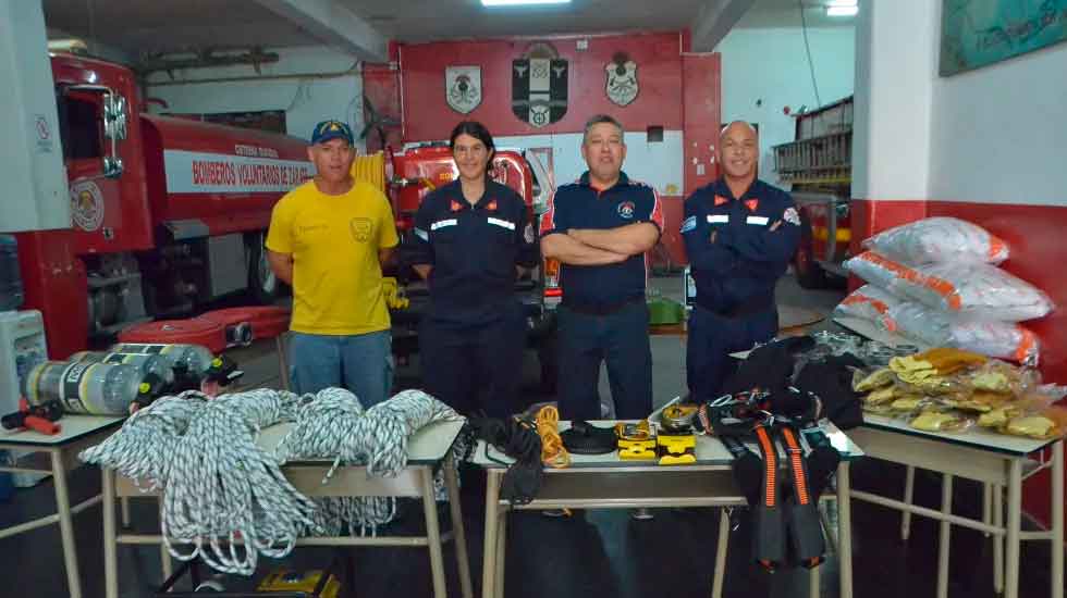Bomberos Voluntarios de Zárate presentaron el nuevo equipamiento