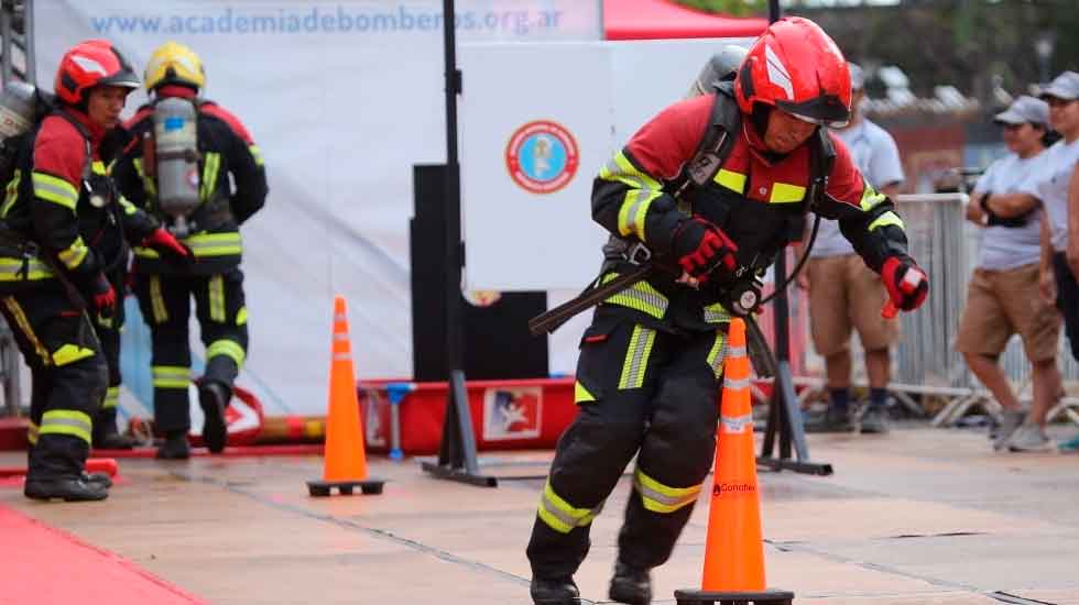 Bomberos de todo el país participaron del Desafío de Habilidades Bomberiles