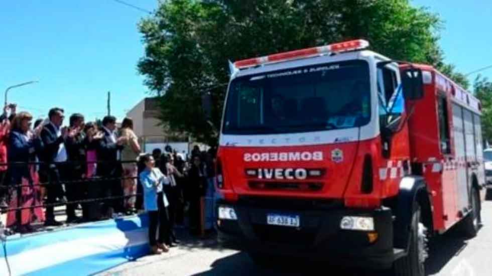 Nueva unidad para bomberos de la ciudad de Caleta Olivia