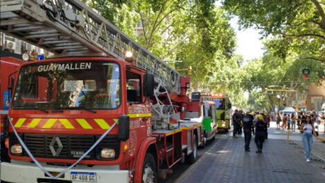Ruidosa protesta en Mendoza en repudio a declaraciones del viceministro