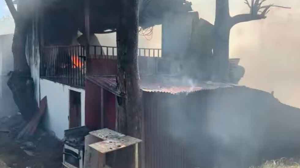 Atacan a miembros del cuerpo de bomberos cuando atendían incendio