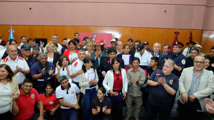Bomberos Voluntarios de Salta recibieron subsidios de $70 millones