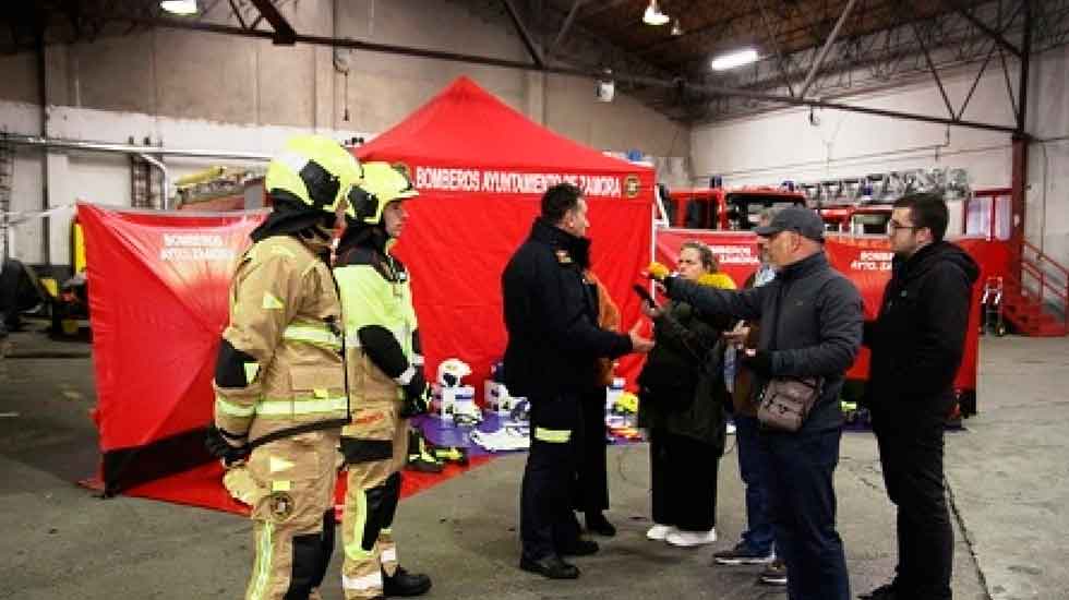 Los bomberos de Zamora reciben nuevos trajes de última generación