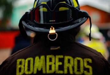 Bombero se encuentra grave tras combatir incendio en Villa Alemana