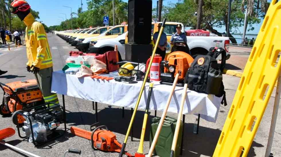 Entregaron nuevos vehículos para los bomberos voluntarios