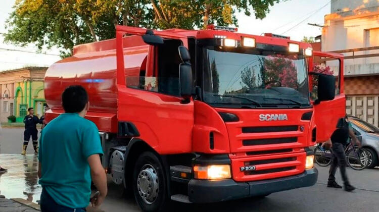 Bomberos Voluntarios de Bragado con nuevo camión cisterna