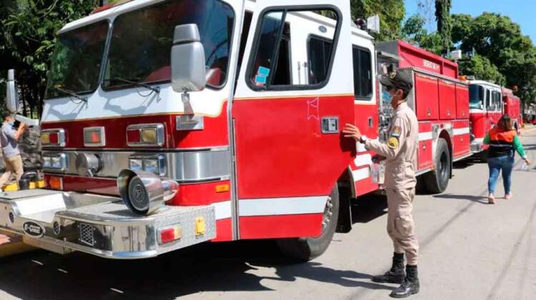Ciudadano dona tres unidades de rescate a Cuerpo de Bomberos