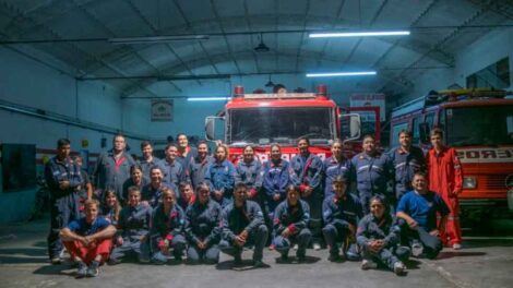 Bomberos de Roca se capacitaron en seguridad para trabajos en altura