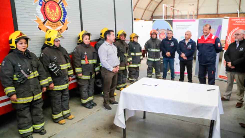 Brigada de Bomberos de Río Seco cuenta con nuevos baños