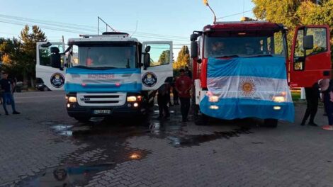 Bomberos de Trevelin celebraron la adquisición de dos nuevos camiones