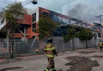 Bomberos lograron controlar un 95% del incendio en fábrica de colchones