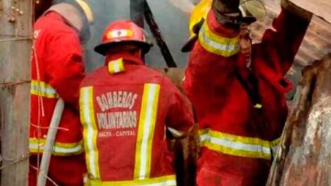 Salta: Se prendió fuego un depósito en Vicente López 1300