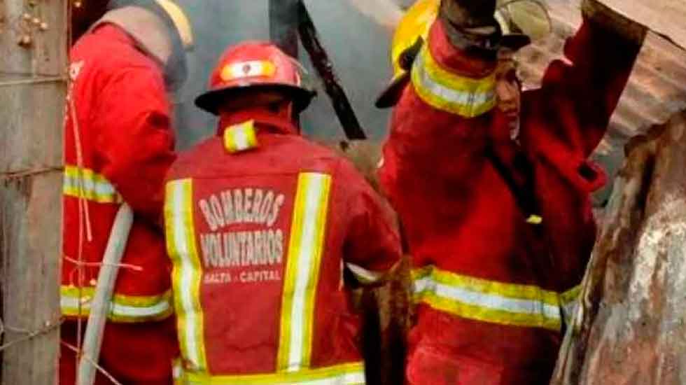 Salta: Se prendió fuego un depósito en Vicente López 1300