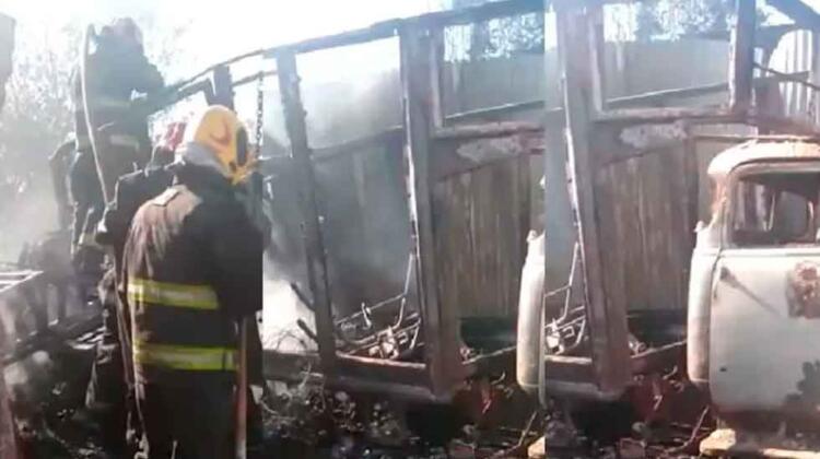 Bomberos sofocaron un incendio en un depósito doméstico