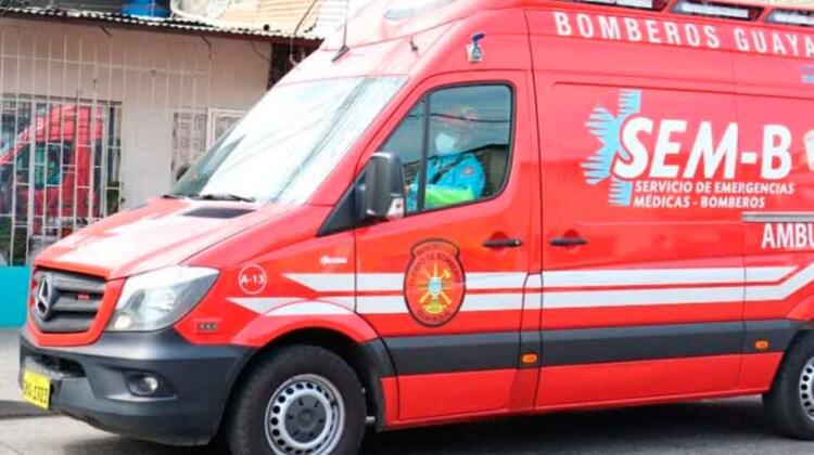 Bomberos Guayaquil fueron asaltados durante una atención médica