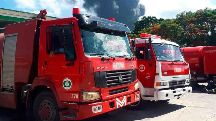 EEUU envió un donativo de equipos para los bomberos de Cuba