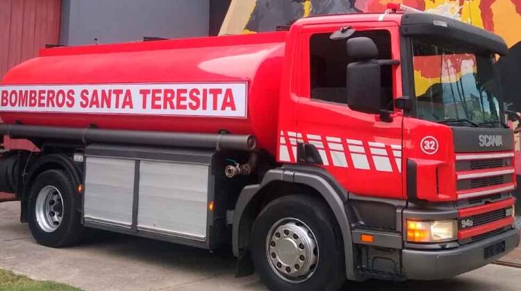 Bomberos Voluntarios Santa Teresita con nuevo camión cisterna