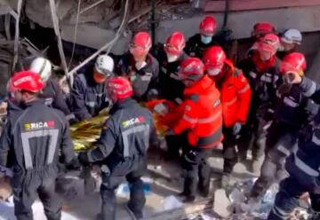 Bomberos de Madrid rescatan con vida a un hombre de 65 años en Turquía