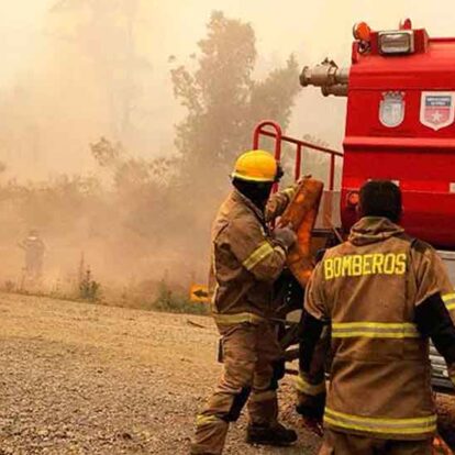 Incendios en Chile: Se mantienen activos 301 incendios forestales