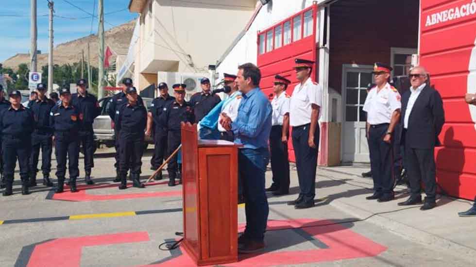 Reinauguración del destacamento de bomberos voluntarios de Km.3