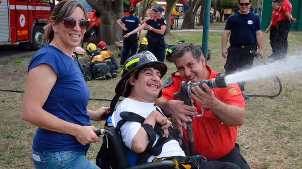 Bomberos organizan una jornada de integración y discapacidad