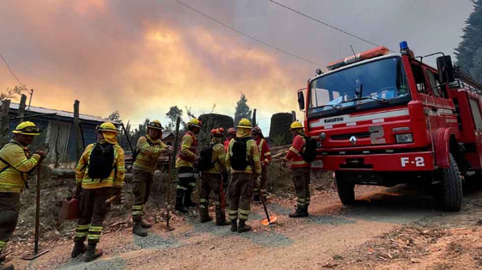 Incendios en Chile: Se mantienen activos 301 incendios forestales