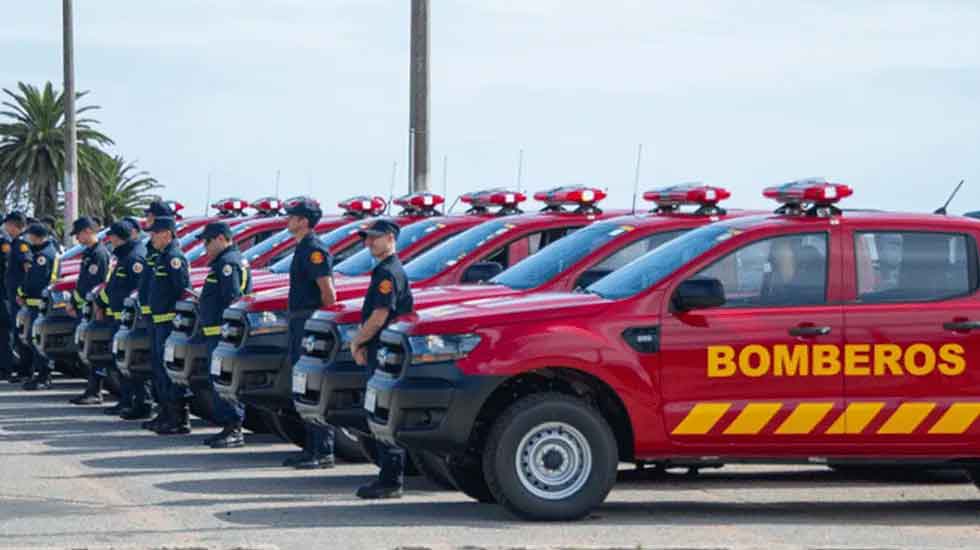 Personal de Bomberos y de la Policía recibieron 40 nuevos vehículos