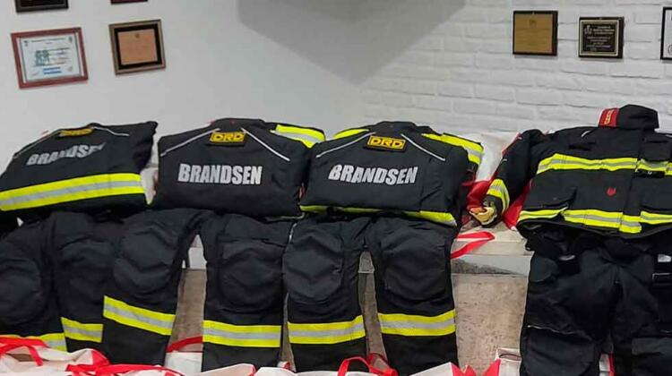 Nuevos trajes estructurales para los Bomberos de Brandsen