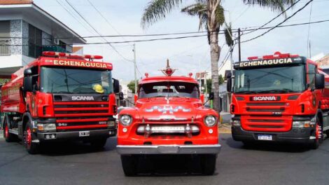 Conmemoran los 100 años de los Bomberos de Echenagucía