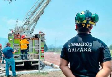 Bomberos de Orizaba Reciben moderno camión escala