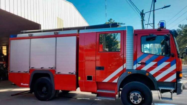 Los bomberos de Dina Huapi suman un nuevo vehículo a su flota