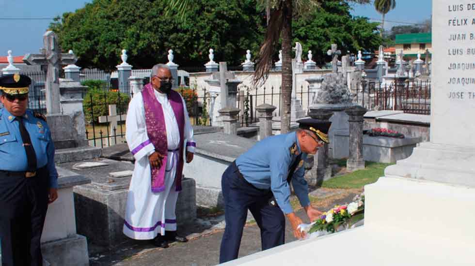 Bomberos conmemoran 109 años de la tragedia de El Polvorín