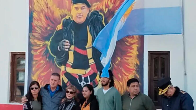 Inauguraron mural en homenaje al bombero fallecido Nelson Meza