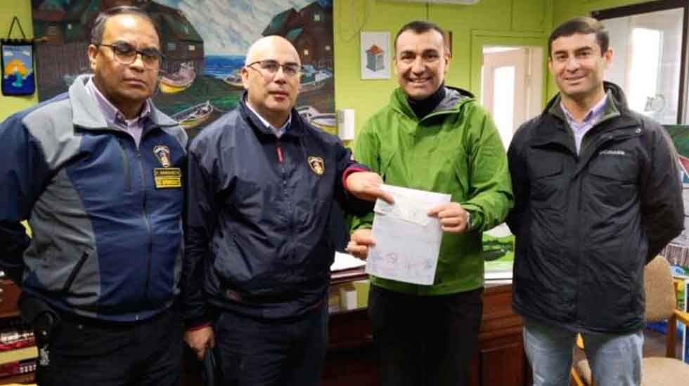 Alcalde entregó aporte a Bomberos de la comuna de Castro