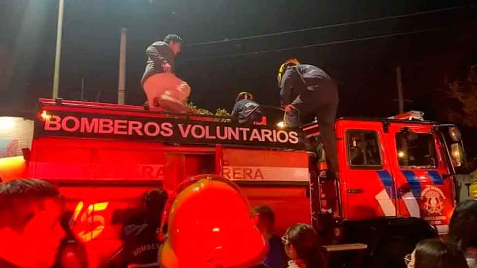 Bomberos voluntarios de General Cabrera con nuevo autobomba