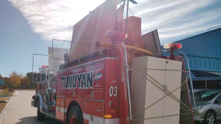  Bomberos voluntarios de Tunuyán recibió mobiliario