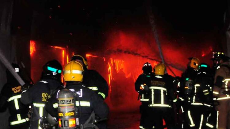 Incendio en casa de Puente Alto deja dos personas fallecidas