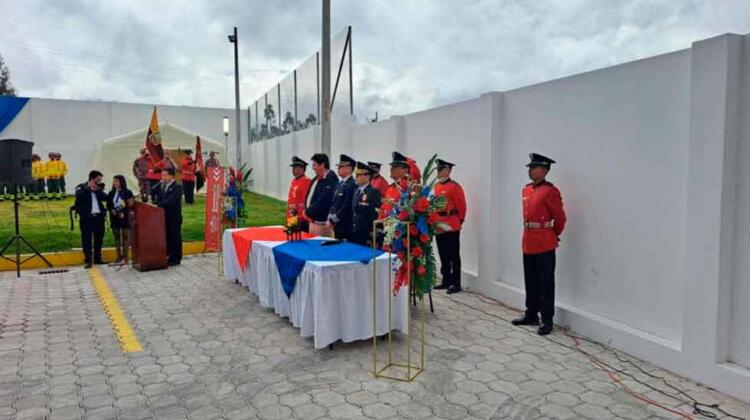 Bomberos inauguraron nueva estación operativa en Licán