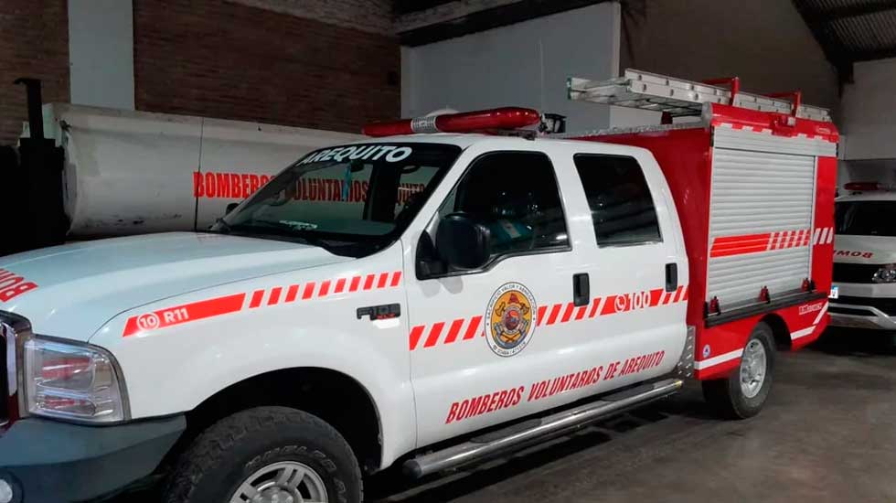 Bomberos de Arequito presentaron ampliación y nueva unidad