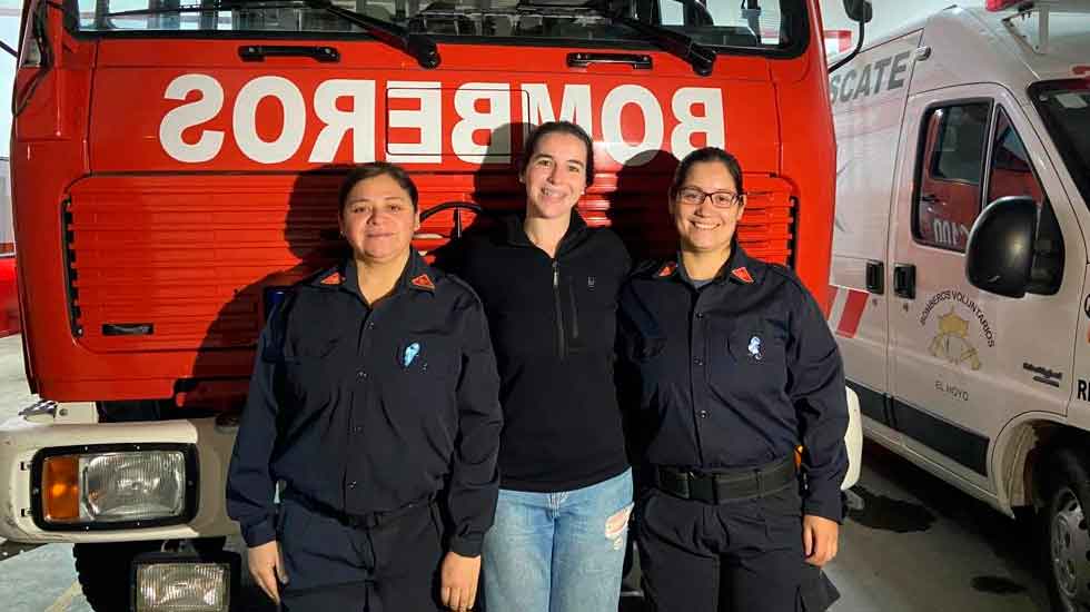 Las mujeres que conducen el cuartel de los Bomberos de El Hoyo