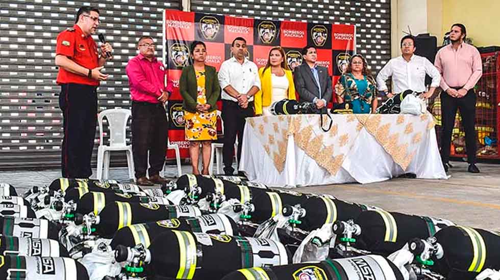 Bomberos Machala recibió 30 equipos de respiración