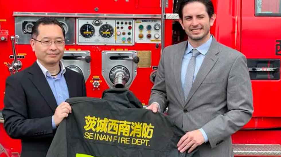Japón donó vehículos y uniformes a los bomberos voluntarios de Paraguay
