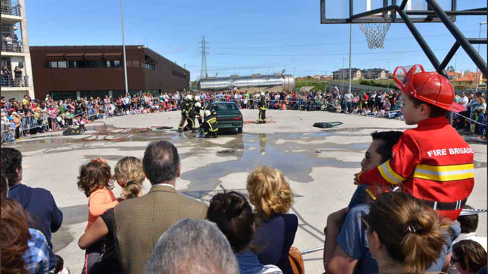 Los bomberos de Santander celebran su jornada de puertas abiertas