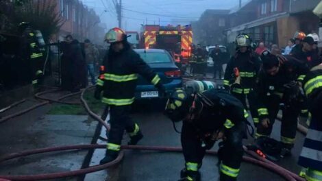 Incendio destruyó totalmente cuatro casas en Villa Antuco de Chiguayante