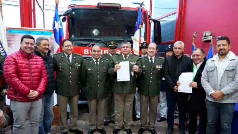 Entregan nuevo carro bomba para Bomberos de Graneros