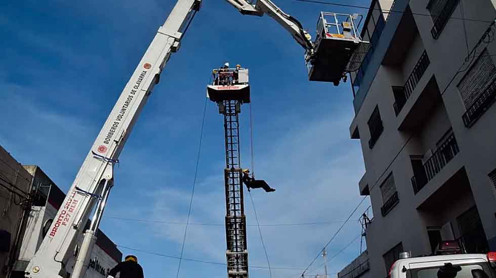 Bomberos Voluntarios de Olavarría realizaron una demostración