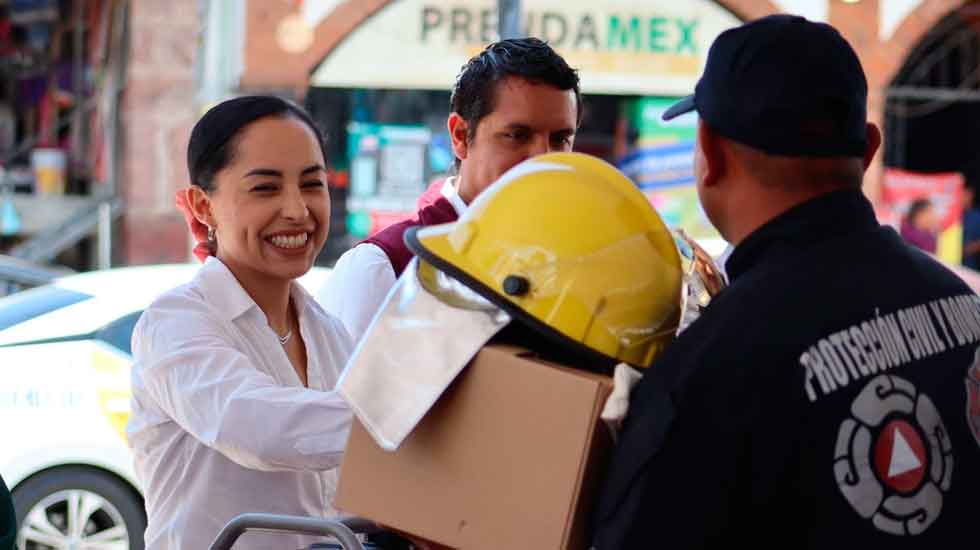 Entregan equipamiento a bomberos de Tizayuca